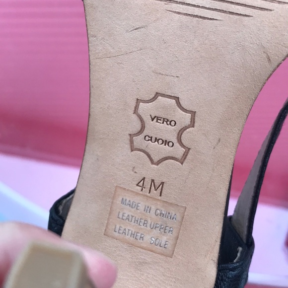 Michael Kors beautiful leather gold heels - Picture 7 of 8